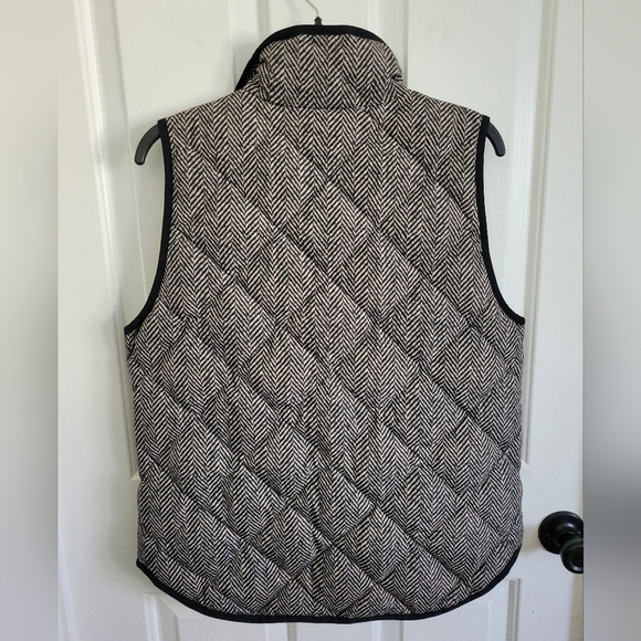 J. Crew Herringbone Quilted Vest Black and White Down Puffer Vest Size  Medium - Picture 3 of 5